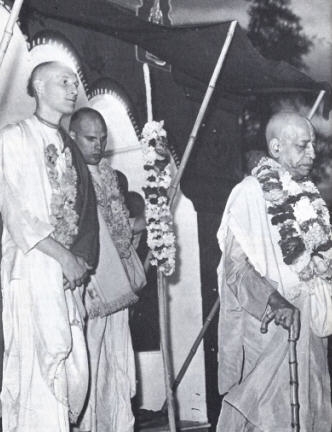 Sanyasis with Srila Prabhupada