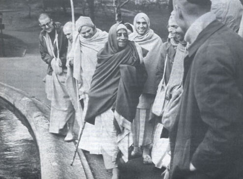 Srila Prabhupada Walking with Devotees