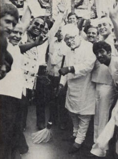 Manmohan Singh Bedi Sweep The Street before Lord Jagannatha' s Chariots