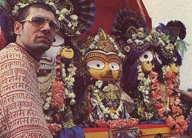 Preraka Dasa Attends the Deities of Lord Balrama, Subhadra Devi and Lord Jagannatha