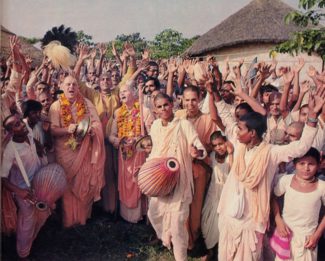 Bhakti Raghava Swami Chant Hare Krsna at Mayapur