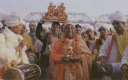 HH Gopal Krishna Maharaj at Kumbha Mela