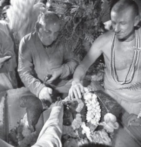 Lord Siva Receive Abhiseka From The Head Priests