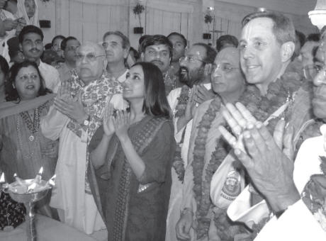Rani Mukharjee and Other Guests Take Darshan of Their Lordship