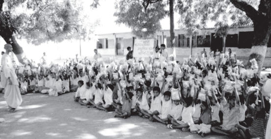 Temple Vice President Savyasaci Dasa Speak To Children