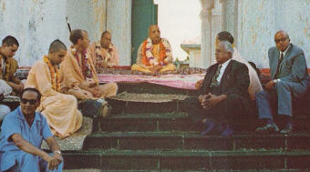 ISKCON News, Volume-11 Number-01, 1976