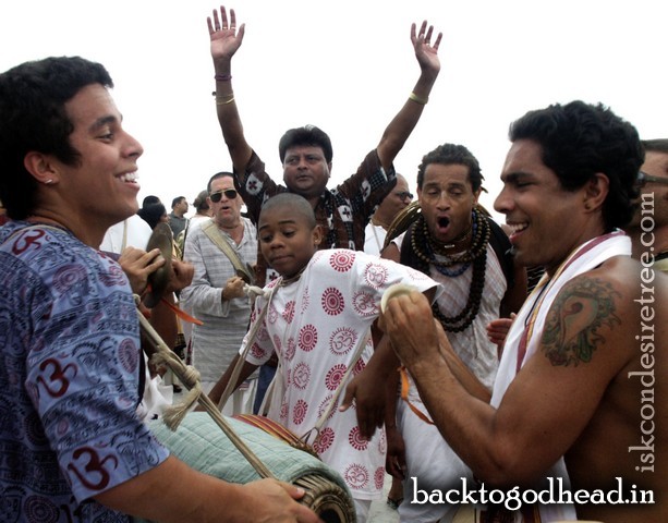 The Sound Beyond Silence Moving Up the Y-Axis by Caitanya Carana Dasa